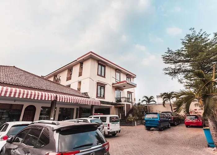 OYO 1667 Wisma Lux Barkah Syariah Jakarta
